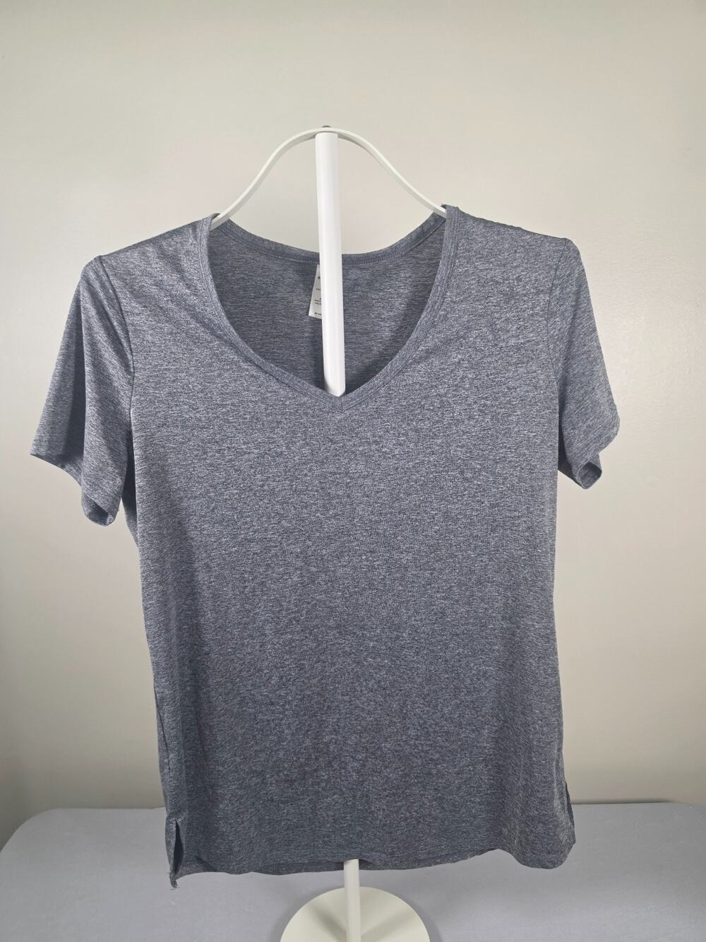 90 Degree By Reflex Gray Short Sleeve V-Neck T-Shirt Size S Polyester Spandex